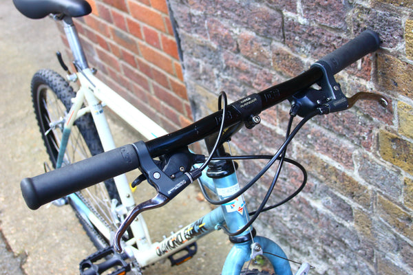 Diamond Back Apex Mountain Bike (Medium)