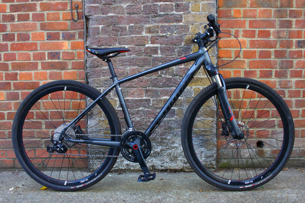 Specialized Crosstrail Mountain Bike (Medium)