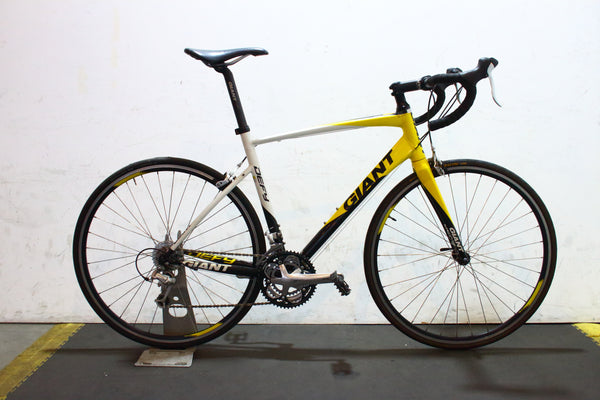 Giant Defy Road Bike (Medium)