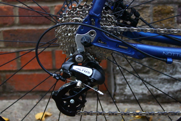 Raleigh Strada two Hybrid Bike (Medium)