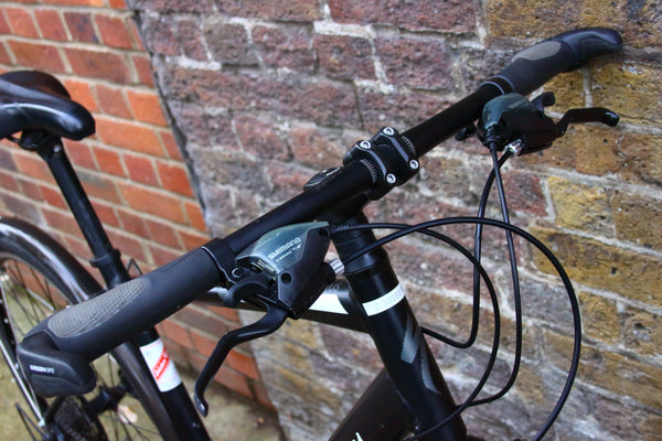 Specialized Sirrus Hybrid Bike (Medium)