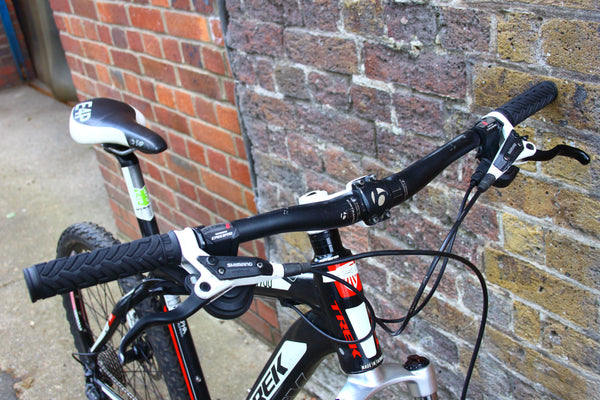 Trek 4900 Mountain Bike (Medium)